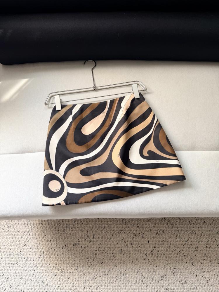 تنورة Pucci
