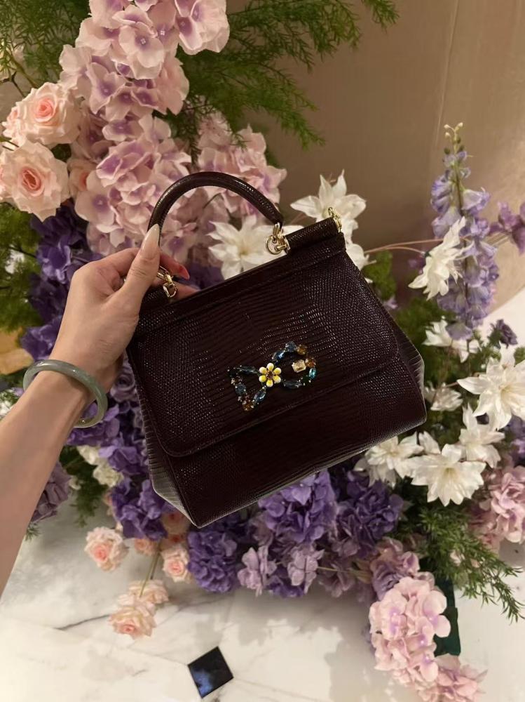 شنطة دولتشي اند غابانا Medium Sicily handbagمقاس 20cm