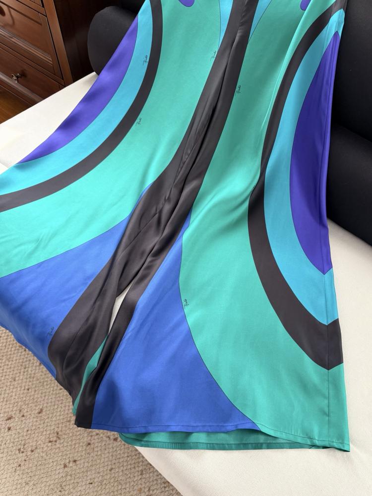 بنطلون Pucci.