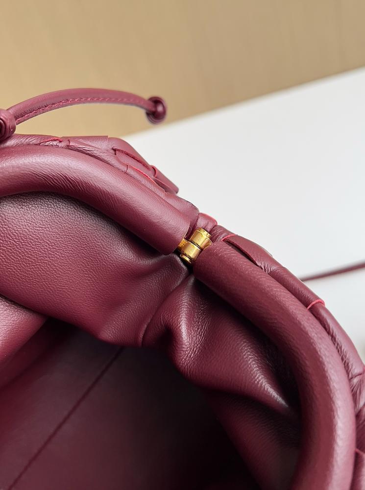 شنطة بوتيغا pouch