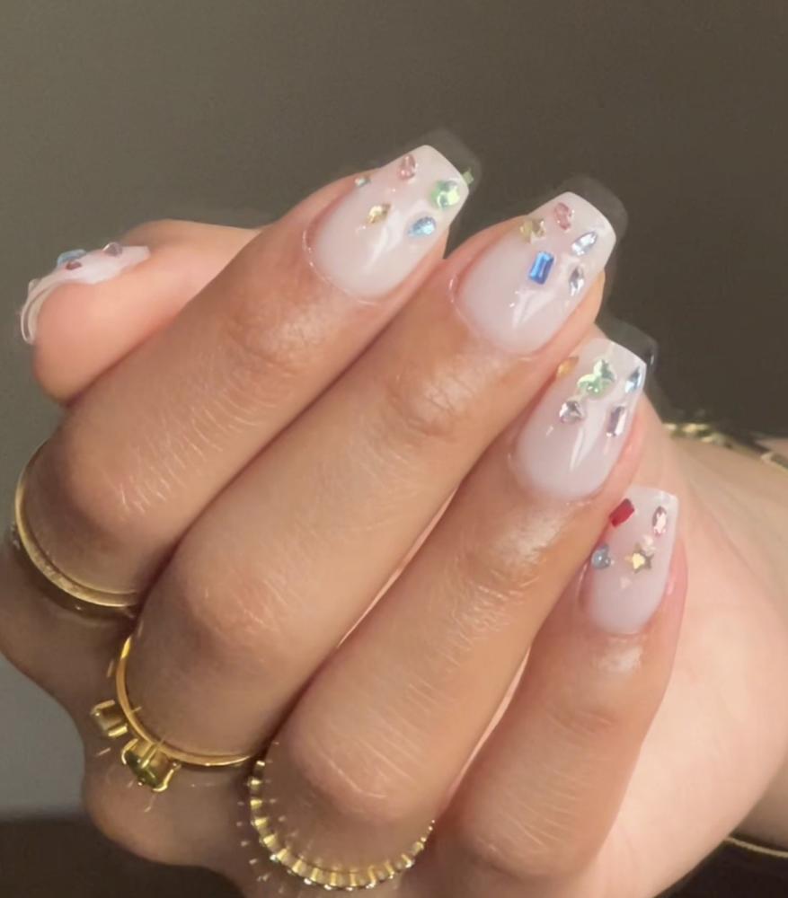 Bedazzled nails