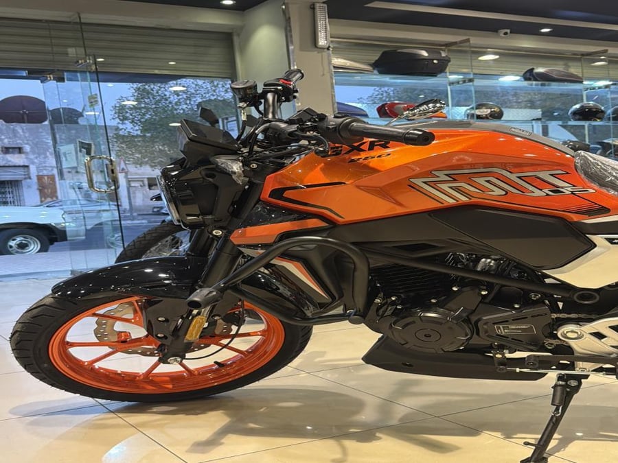 دراجة دباب مهدي جيكسر GXR motorcycle