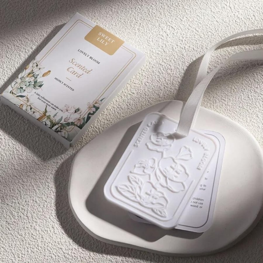 تعليقة معطر برائحة زهرة الزنبق