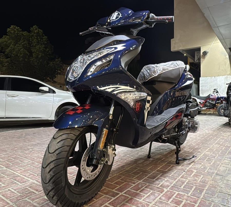 دراجة دباب مهدي R8 150 cc لون ازرق motorcycle *{دراجة ( مهدي ) R8}* بطاقة جمركية جديد (لاستخراج اللوحة) المواصفات ١- حجم مكينة 150 الدراجة حاصلة على شهادة المطابقة الخليجية GCO ٢- مدخل USB لأجل شحن الجوال ألخ ،،، ٣- نظام ٤ ستروكر (تغيز الزيت)