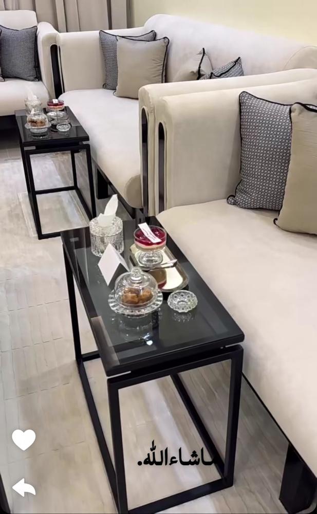 طاولة خدمة حبه