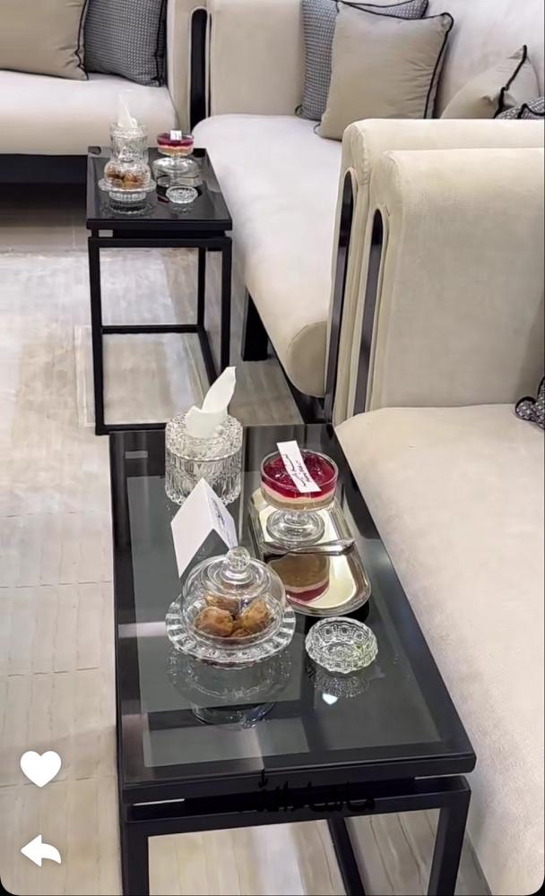 طاولة خدمة حبه