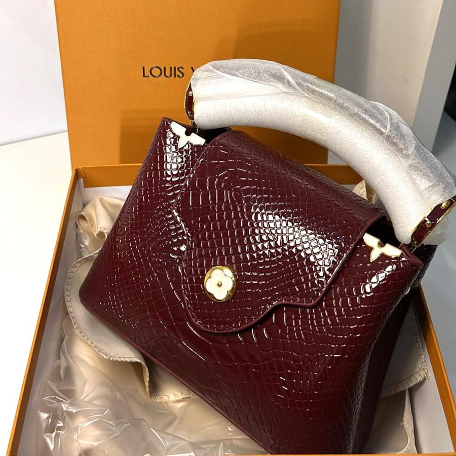 حقيبة - louis vuitton