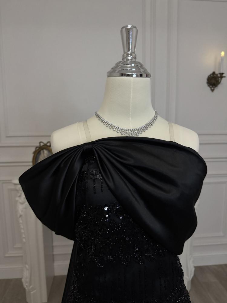 Roba'i black dress