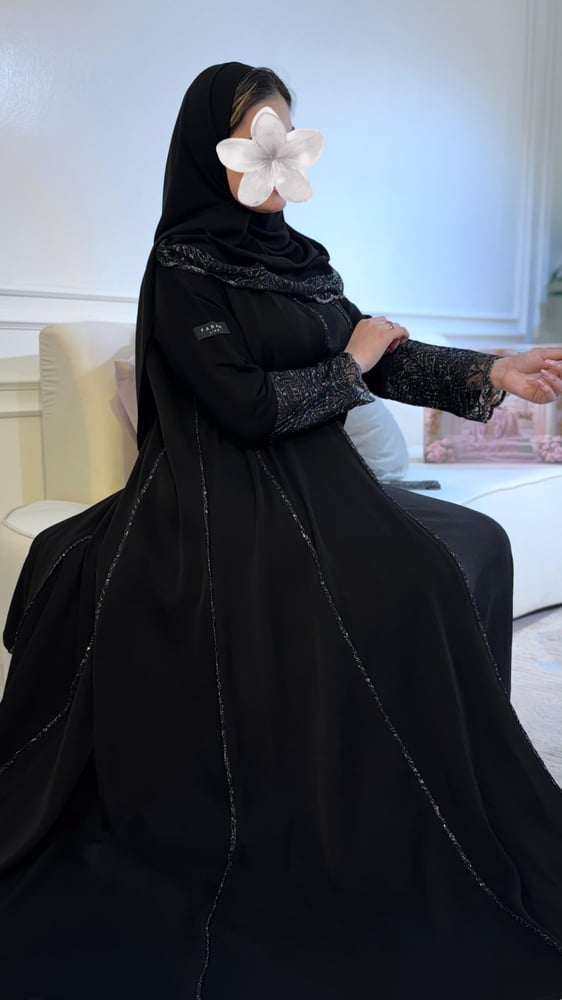 عباية سهم قماش ملكي نص كلوش بتل وترتر