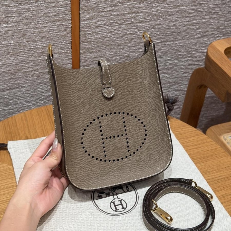 Hermes Evelyn