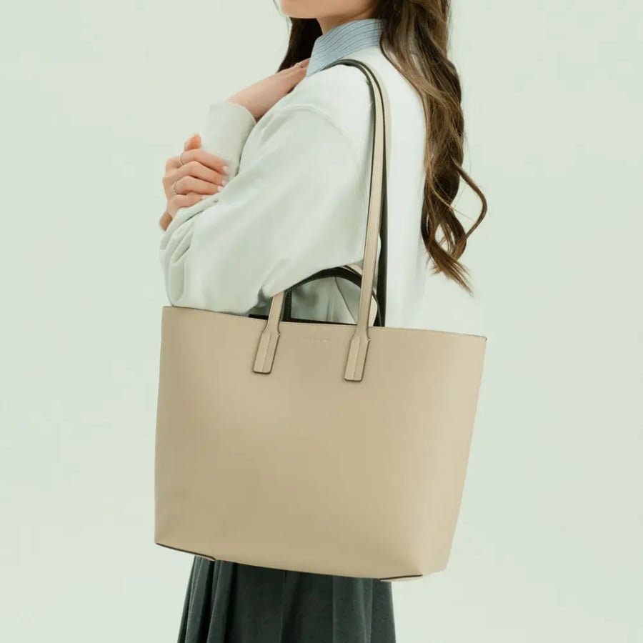 توت باق Christy ng دبل فيس