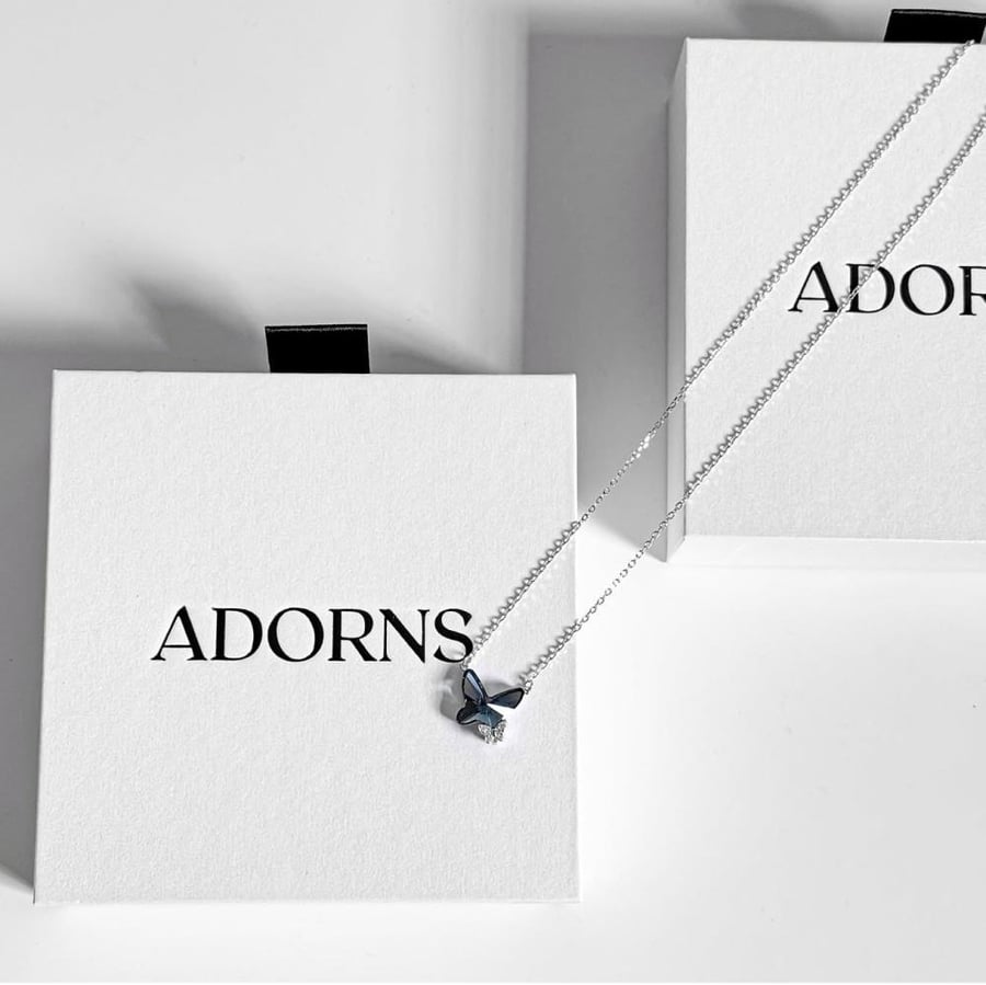 سلسال براند Adrons