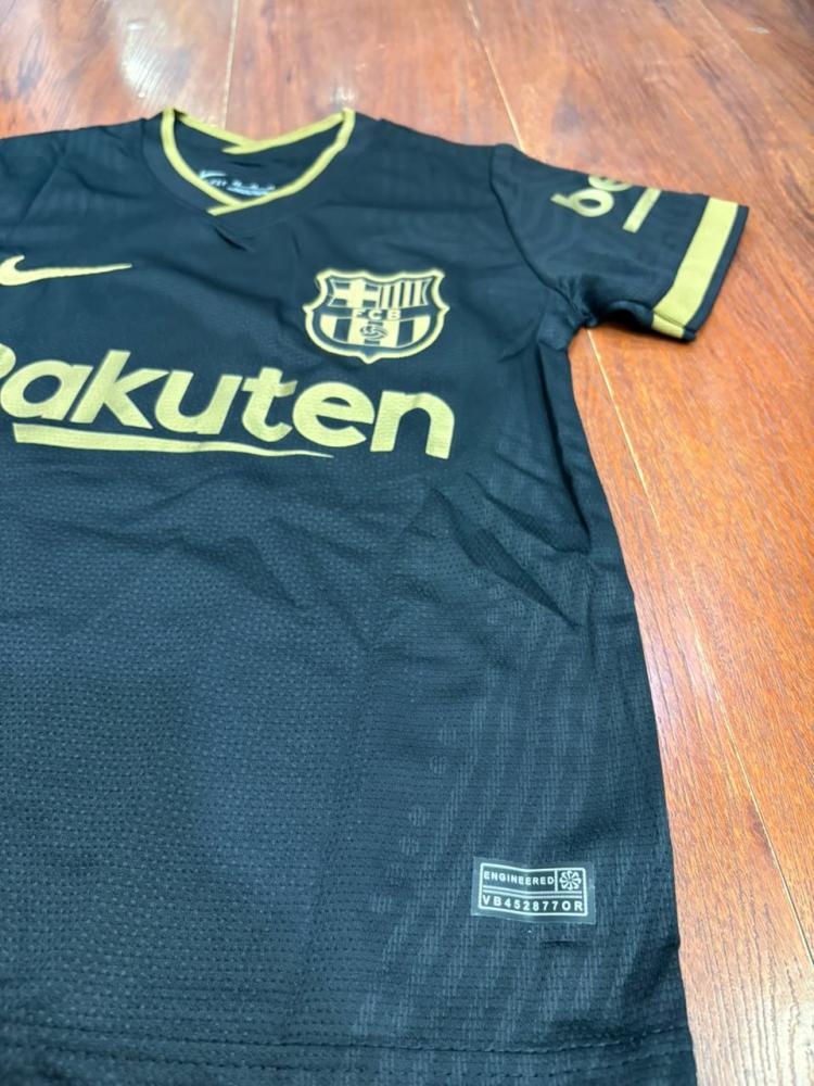طقم ولادي برشلونة كلاسيك 2020
