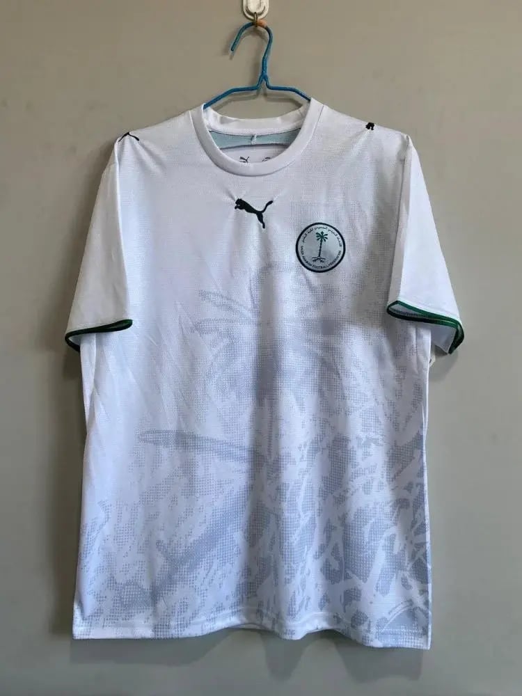 طقم المنتخب السعودي الاحتياطي كلاسيك 2006