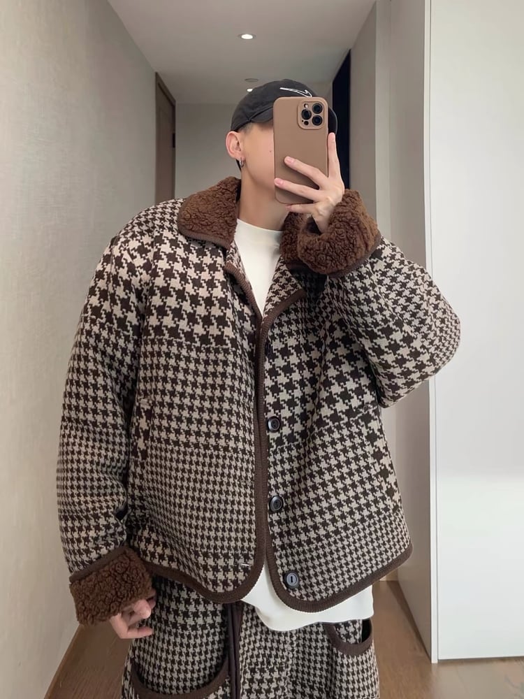 A set complete with a double-face jacket