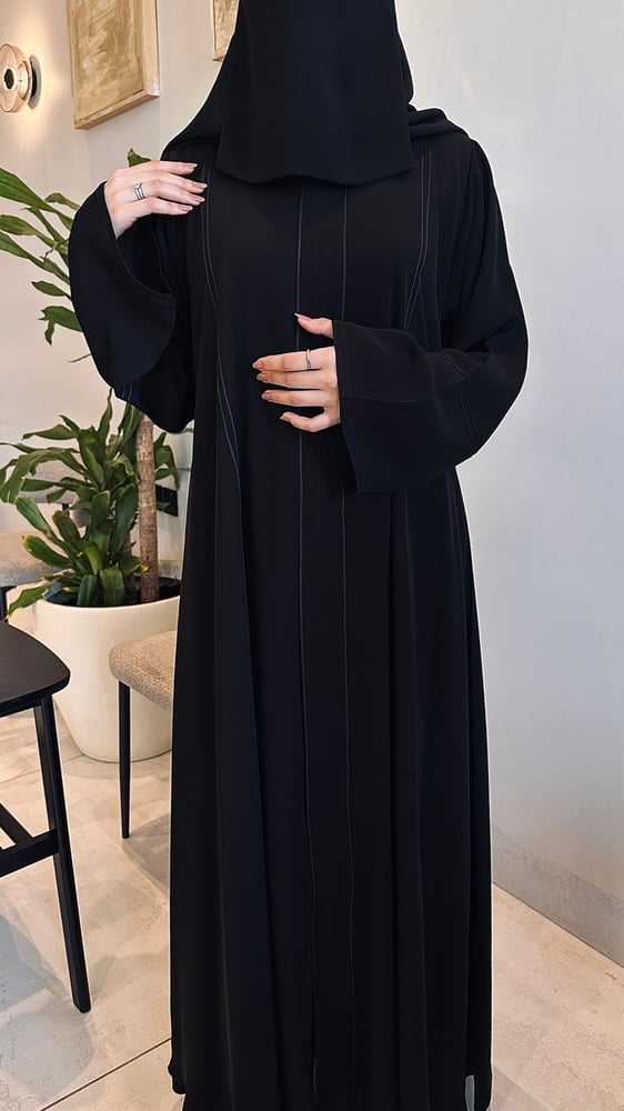 عبايه نسمه + طرحه ونقاب مجاناً