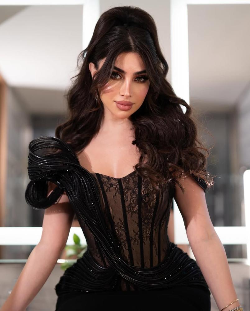 فستان أسود ملكي فاخر فستان سهرة أسود أنيق فستان أسود للسهرات الفخمة