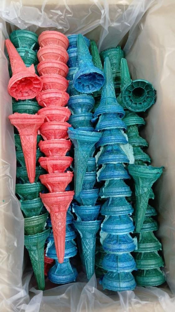 بسكوت ايسكريم ملون باقبص 390 حبة  |  Ice Cream Color Cones 390pcs