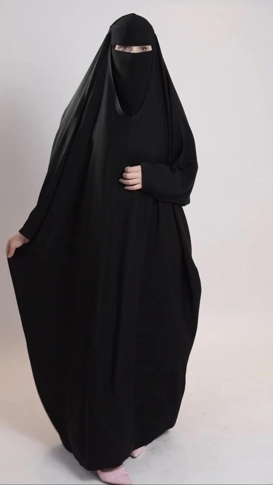 عباية راس سوداء