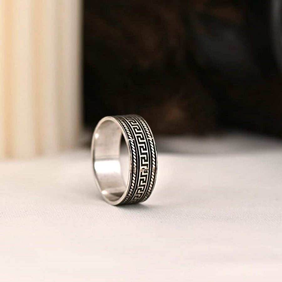 Versace model ring