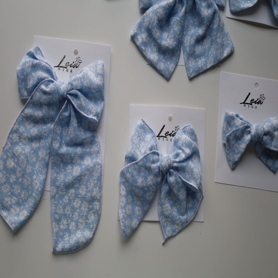The fabric bow the Jasmine MINI single