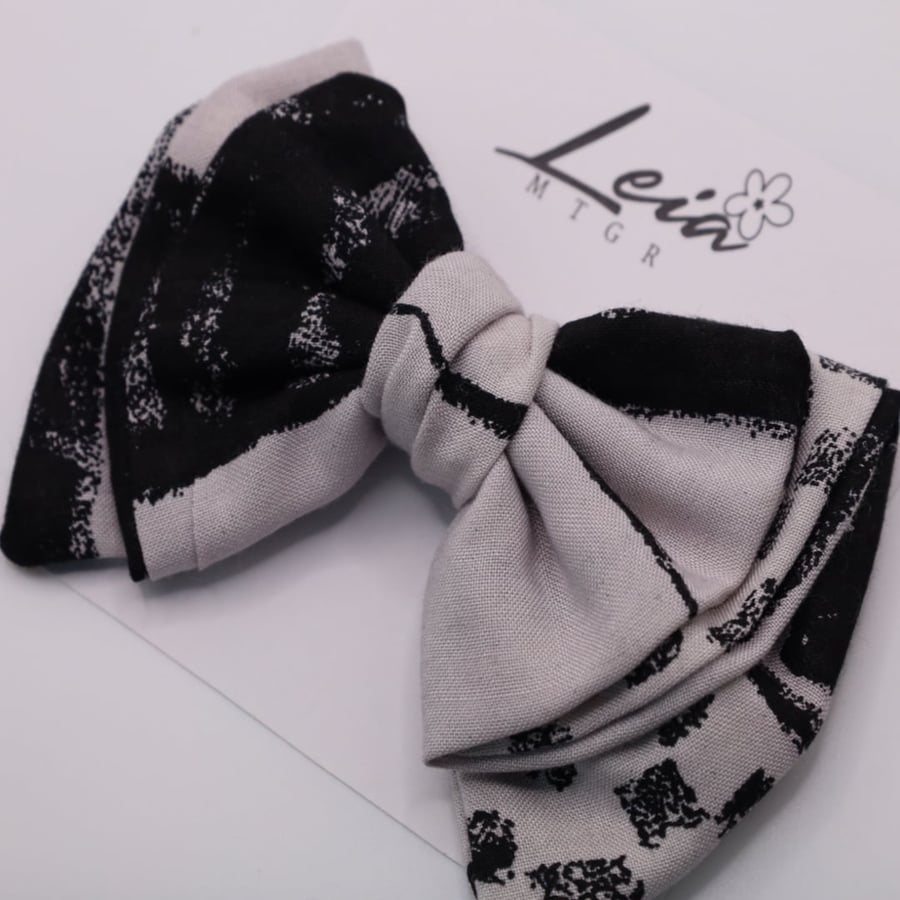 The elegant fabric bow monochrome