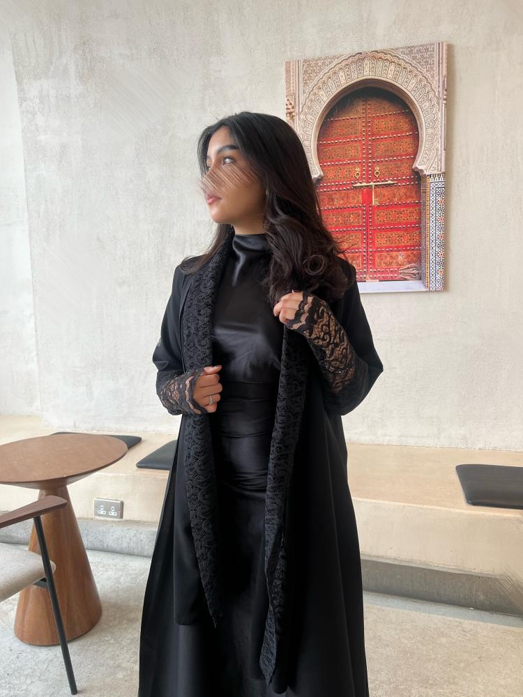 عباية كريب اسود