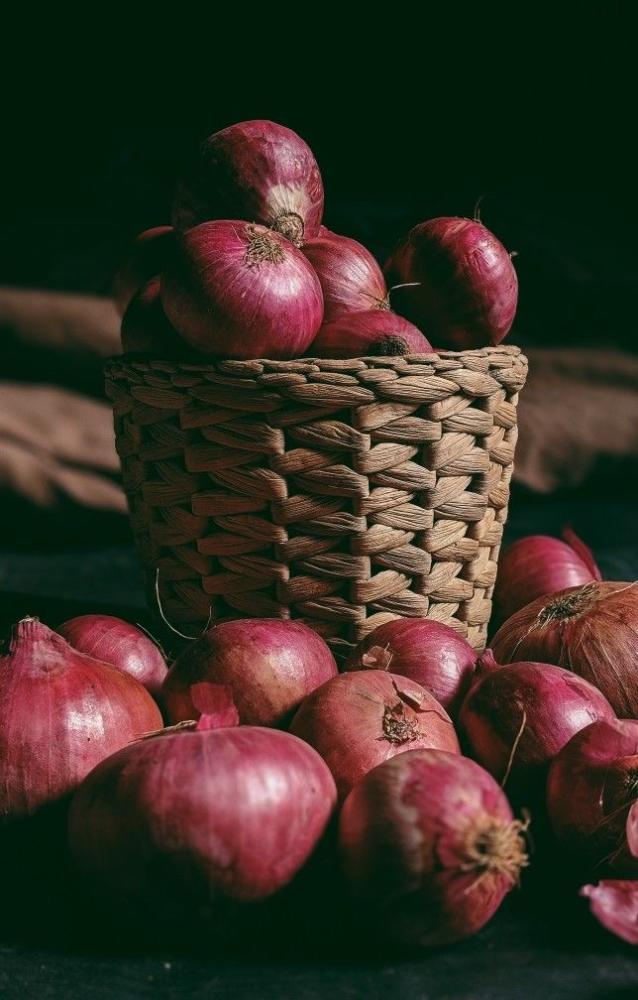 Red onion seeds