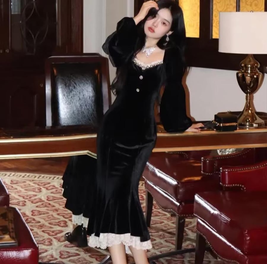 فستان بأكمام طويلة بقصة ذيل السمكة