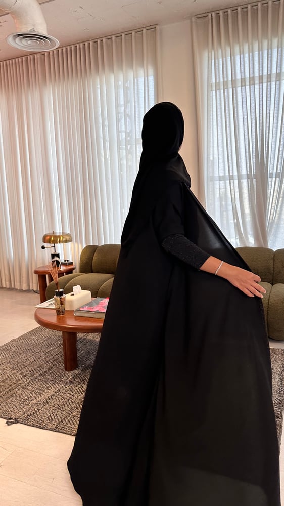 #15 ABAYA