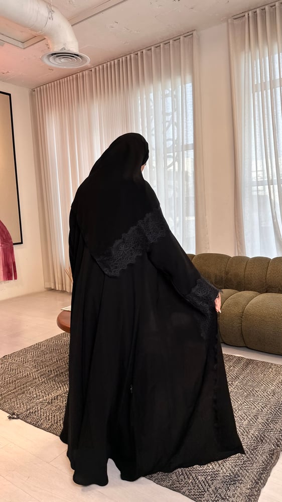 #18 ABAYA