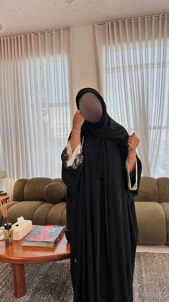 #16 ABAYA