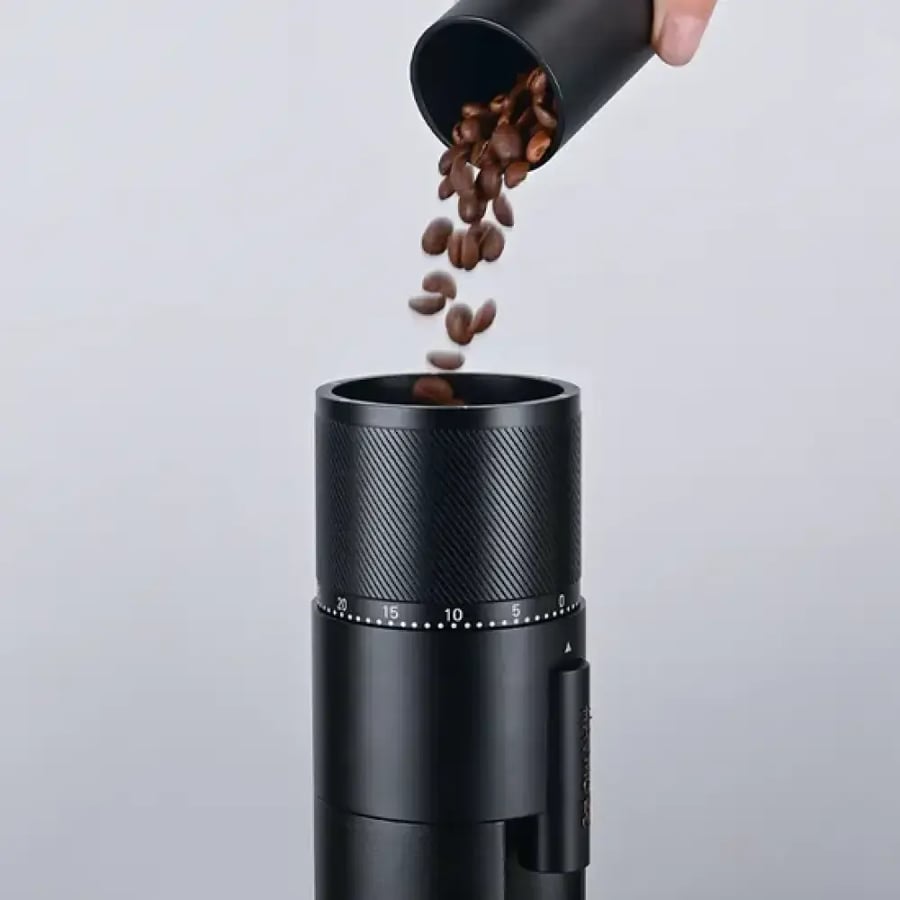 طاحونة احترافية بتصميم اسطواني انيق - لون اسود | Pro grinder cylindrical design
