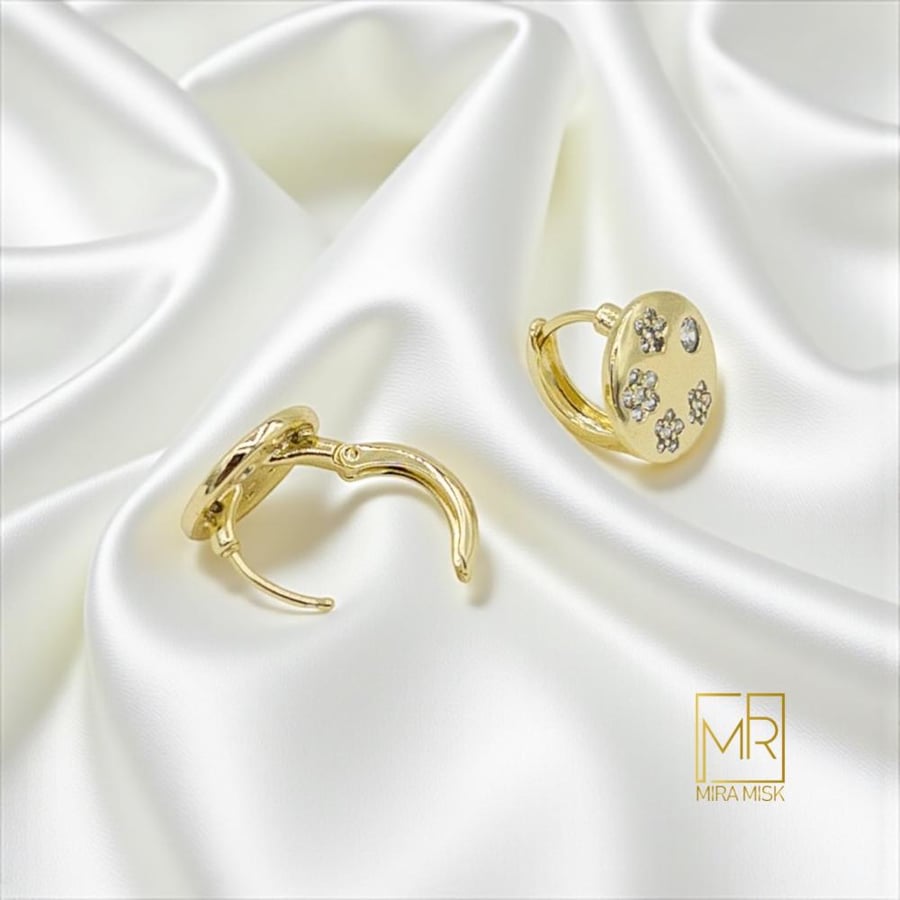 حلق ميلا - مطلي بالذهب عيار 18k