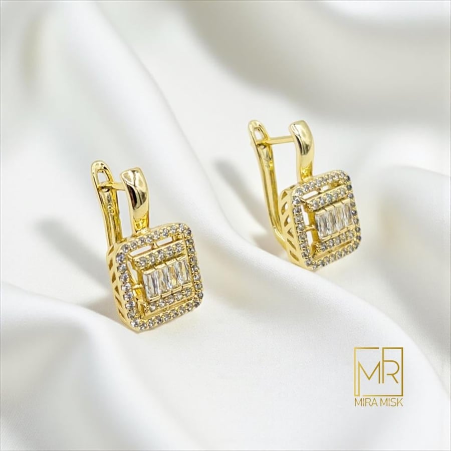 حلق ر نيم - مطلي بالذهب عيار 18k