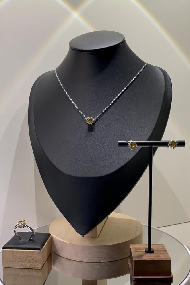 طقم ناعم اصفر (عقد ، خاتم ، حلق)
