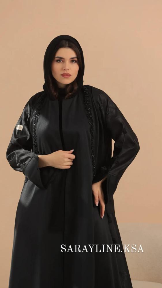 عباية وعد لون أسود