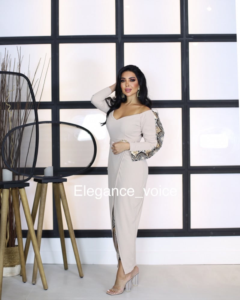 فستان من الكريب الاسترش