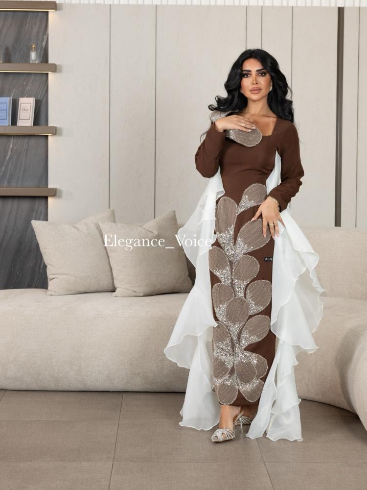 فستان بني مع اورجنزا سكري وتفاصيل خرز