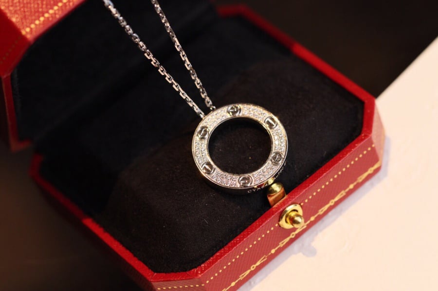 Love pendant full diamond