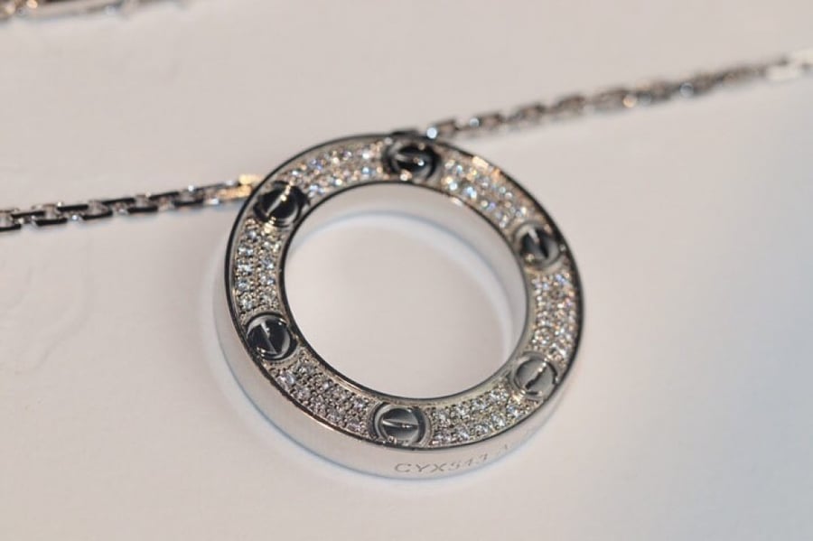 Love pendant full diamond