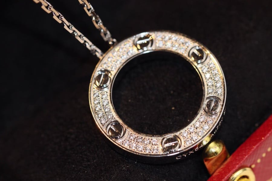 Love pendant full diamond