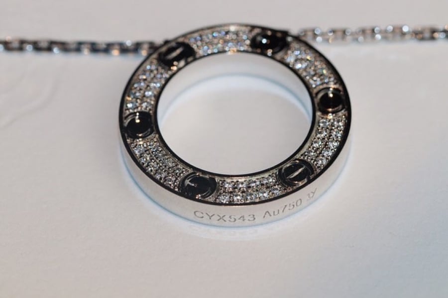 Love pendant full diamond