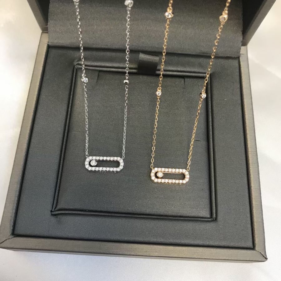 MOVE UNO necklace + lighting box