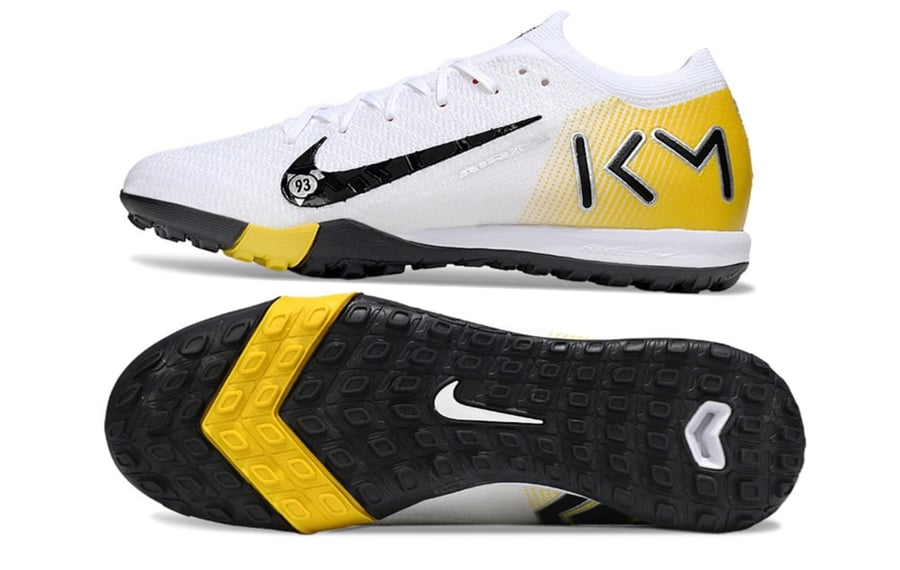 جزمة كرة قدم Nike
