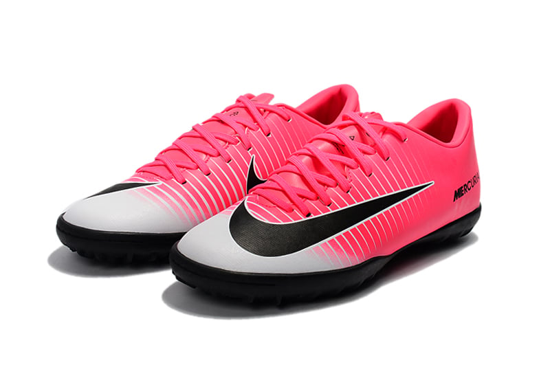 جزمة كرة قدم Nike