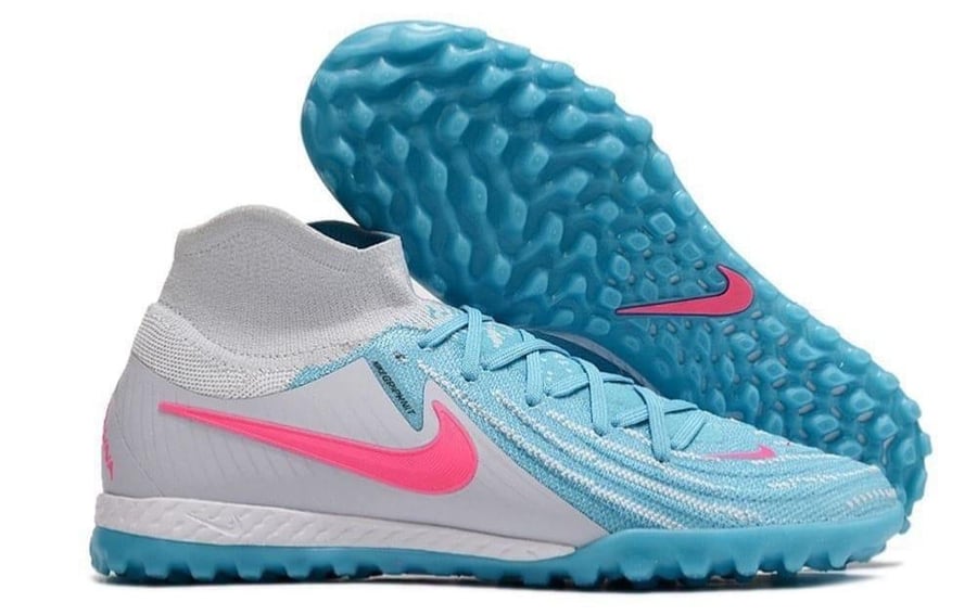 جزمة كرة قدم Nike برقبة عالية