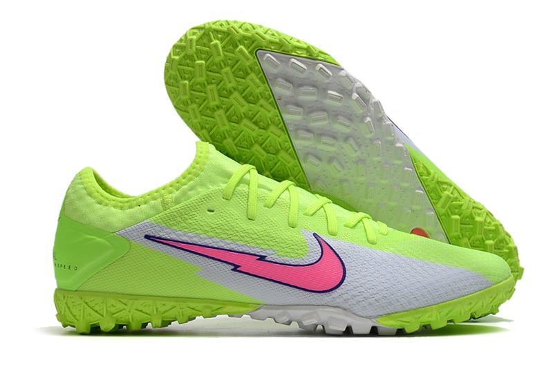 جزمة كرة قدم Nike