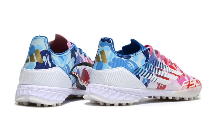 جزمة كرة قدم Adidas