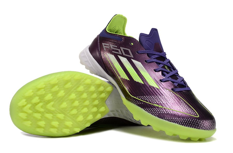 جزمة كرة قدم adidas